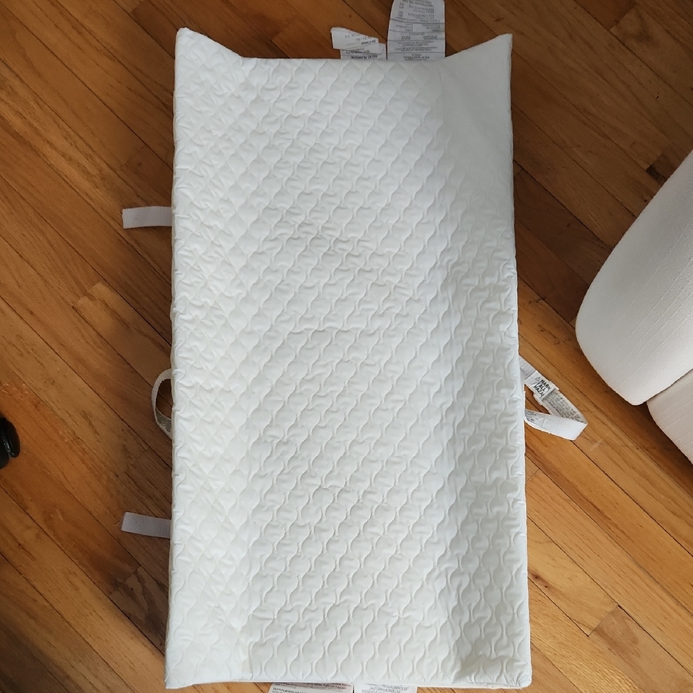 White Quilted Changing Pad Station For Baby